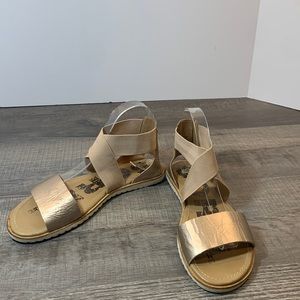 Sorel elastic and leather sandals size 8